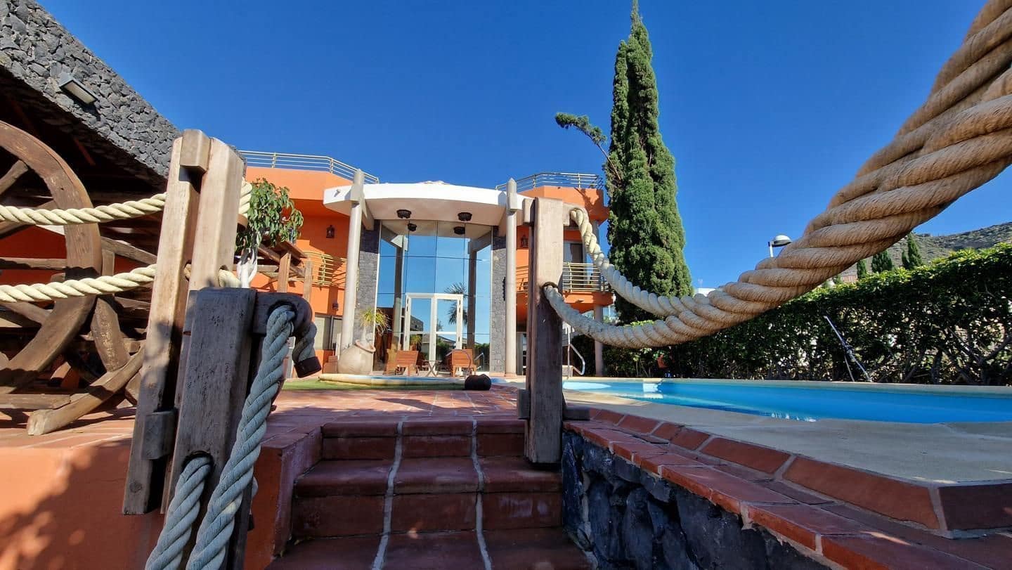 4 quarto Moradia para venda em Adeje com piscina garagem - 3 000 000 € (Ref: 9190869)