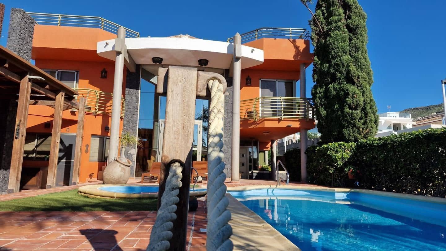 4 quarto Moradia para venda em Adeje com piscina garagem - 3 000 000 € (Ref: 9190869)