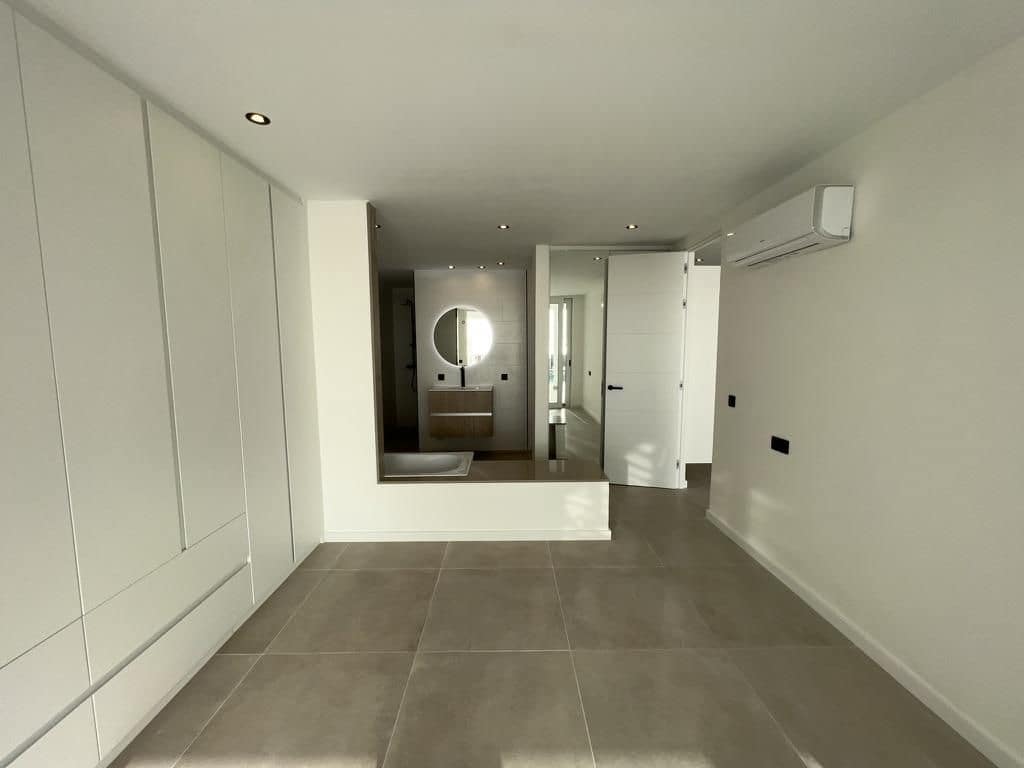 2 sypialnia Mieszkanie na sprzedaż w Arona - 718 000 € (Ref: 9190873)