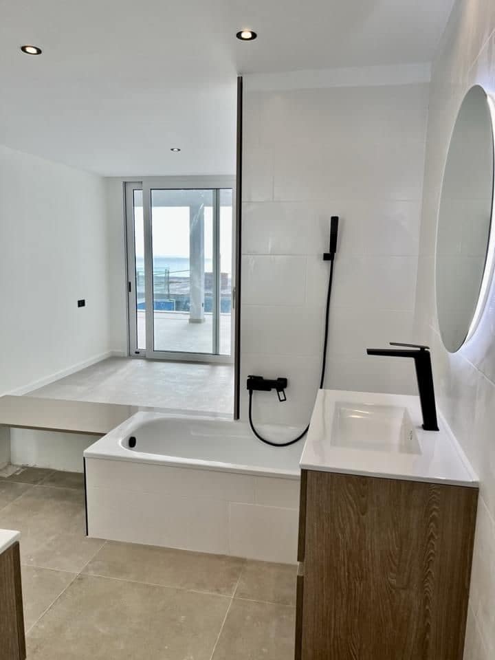 2 sypialnia Mieszkanie na sprzedaż w Arona - 718 000 € (Ref: 9190873)