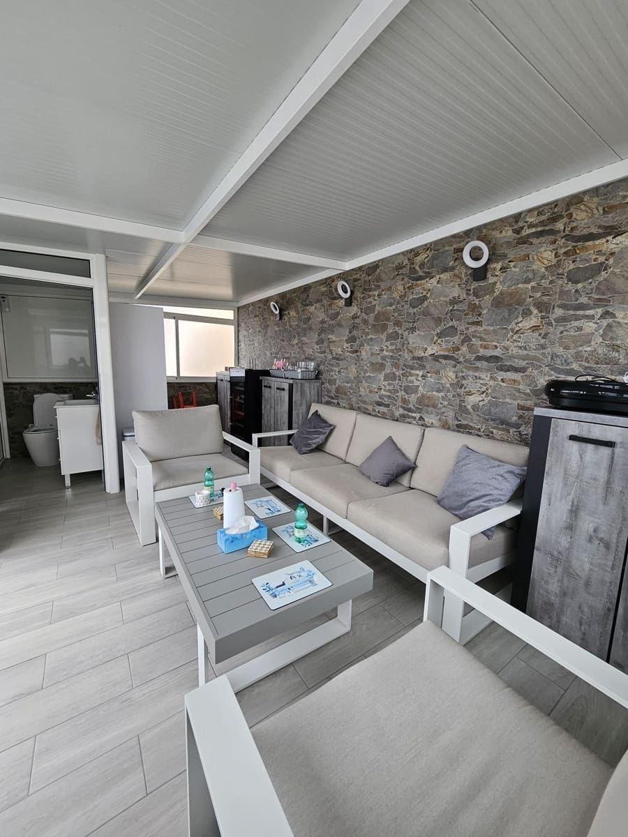 3 bedroom Penthouse for sale in Arona with garage - € 432,000 (Ref: 9378770)