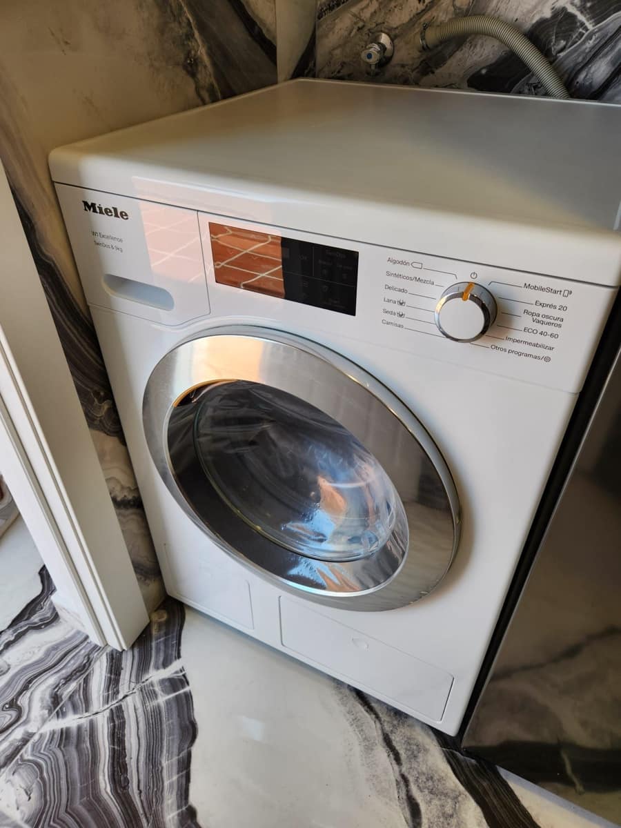 3 bedroom Penthouse for sale in Arona with garage - € 432,000 (Ref: 9378770)