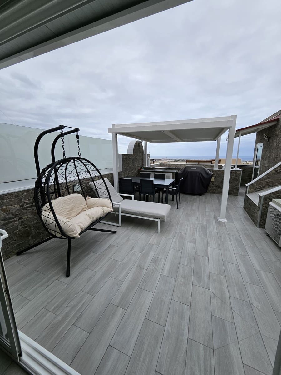 3 bedroom Penthouse for sale in Arona with garage - € 432,000 (Ref: 9378770)