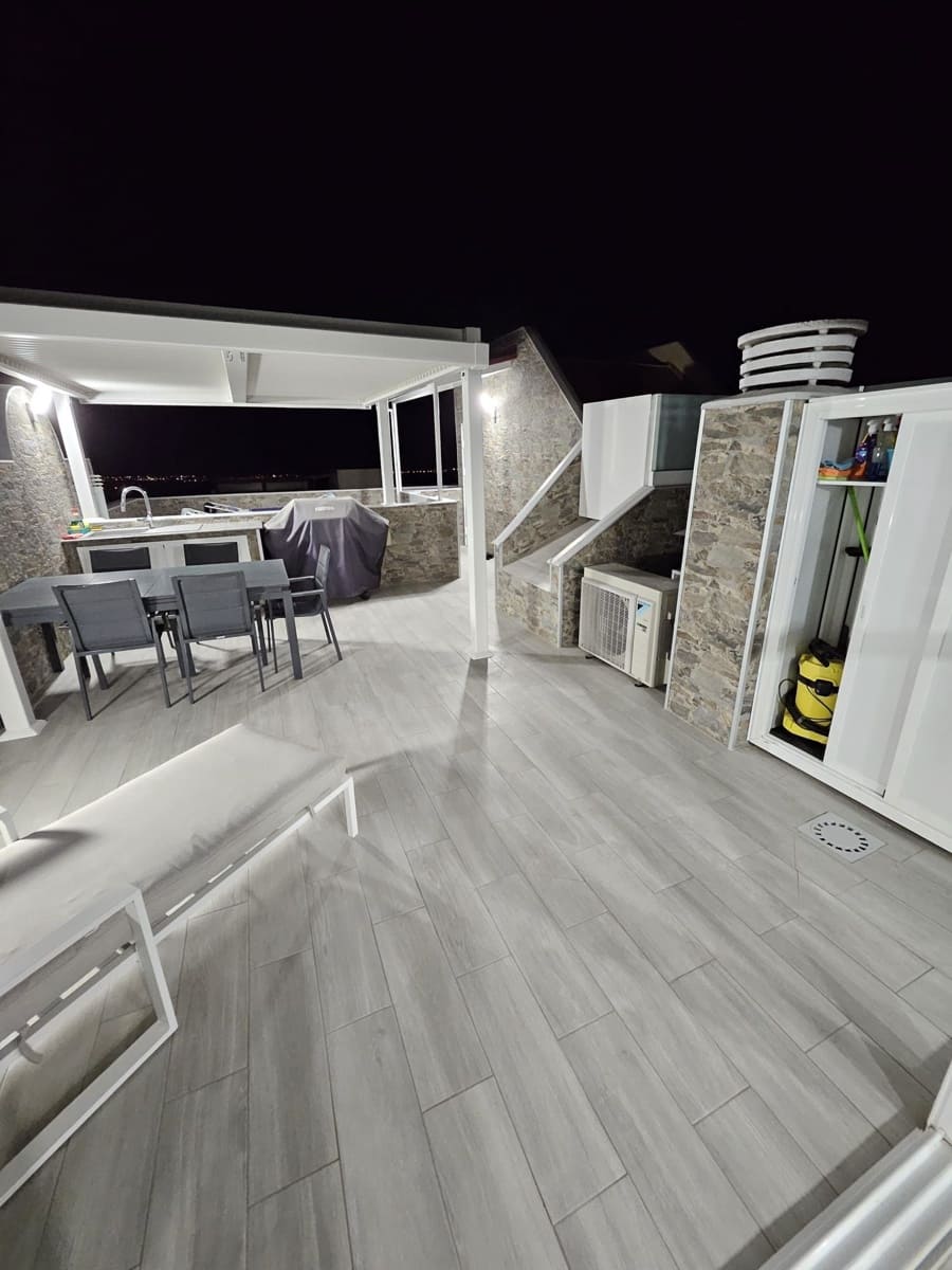 3 bedroom Penthouse for sale in Arona with garage - € 432,000 (Ref: 9378770)