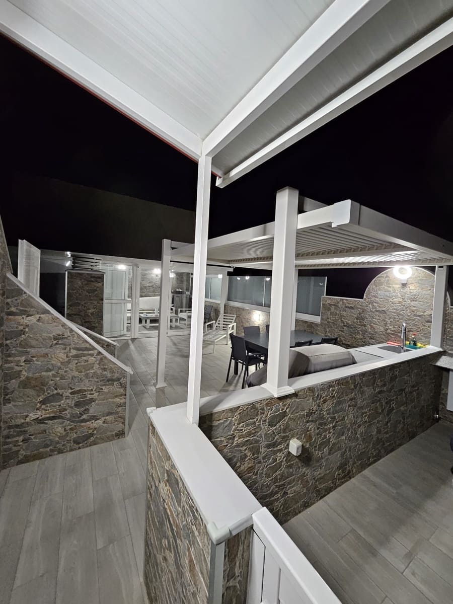 3 bedroom Penthouse for sale in Arona with garage - € 432,000 (Ref: 9378770)