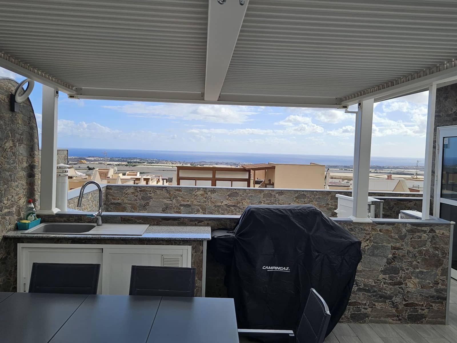 3 bedroom Penthouse for sale in Arona with garage - € 432,000 (Ref: 9378770)