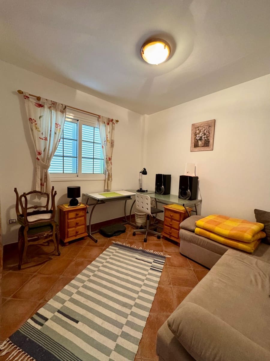 2 bedroom Semi-detached Villa for rent in Adeje with garage - € 1,700 (Ref: 9403147)