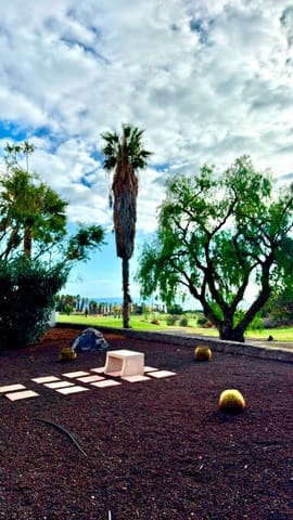 Pareado de 2 habitaciones en La Caleta Adeje, Adeje en alquiler con garaje - 1.700 € (Ref: 9403147)