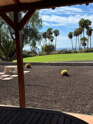 2 makuuhuone Paritalo vuokrattavana paikassa La Caleta Adeje, Adeje mukana 
autotalli - 1 700 € (Ref: 9403147)