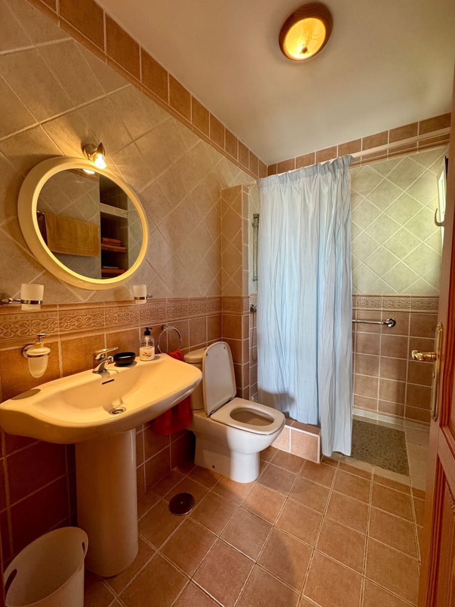 2 bedroom Semi-detached Villa for rent in Adeje with garage - € 1,700 (Ref: 9403147)