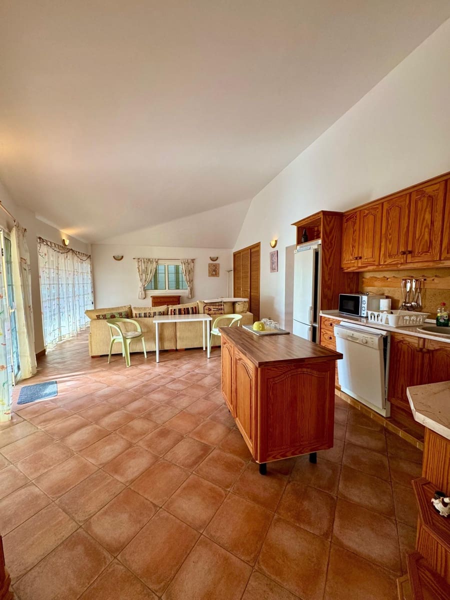 2 bedroom Semi-detached Villa for rent in Adeje with garage - € 1,700 (Ref: 9403147)