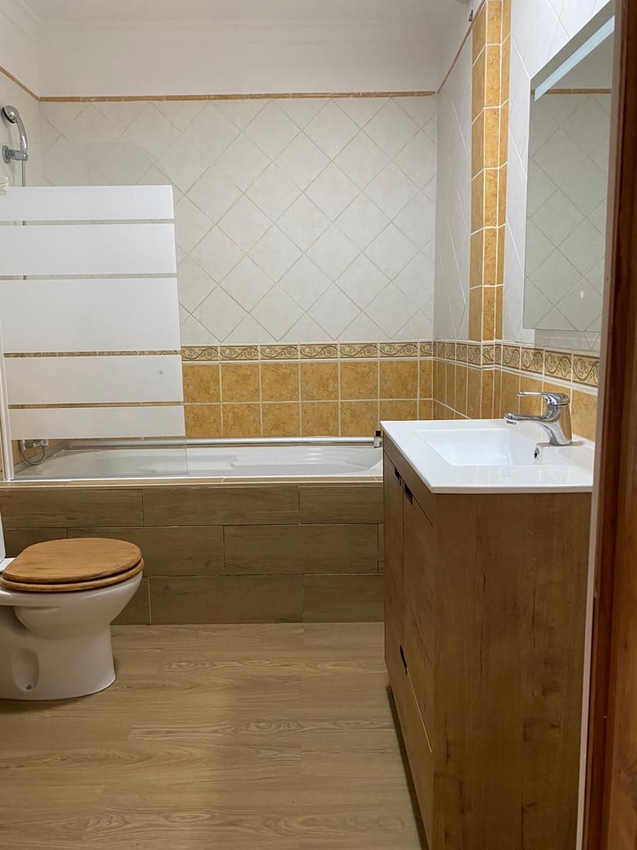 1 slaapkamer Appartement te huur in Adeje met zwembad - € 1.300 (Ref: 9472249)