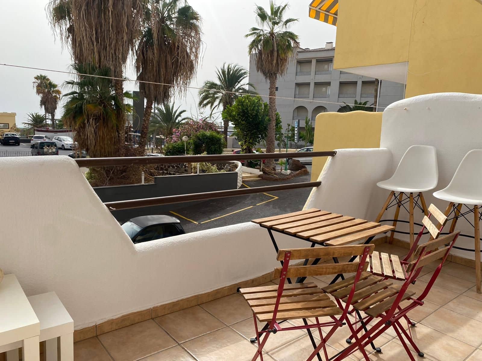 1 slaapkamer Appartement te huur in Adeje met zwembad - € 1.300 (Ref: 9472249)