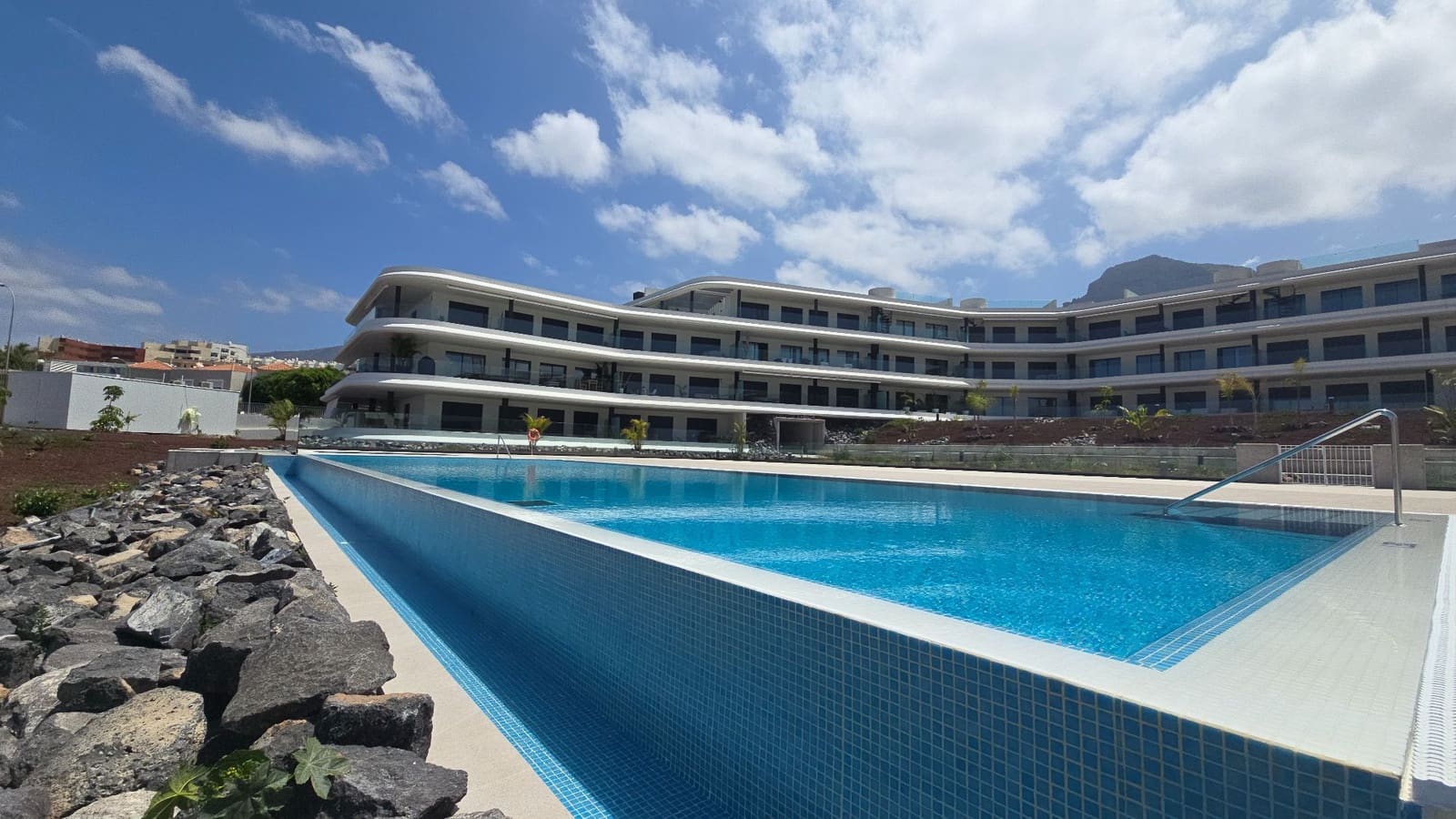 2 bedroom Flat for sale in Adeje with pool garage - € 670,000 (Ref: 9494462)