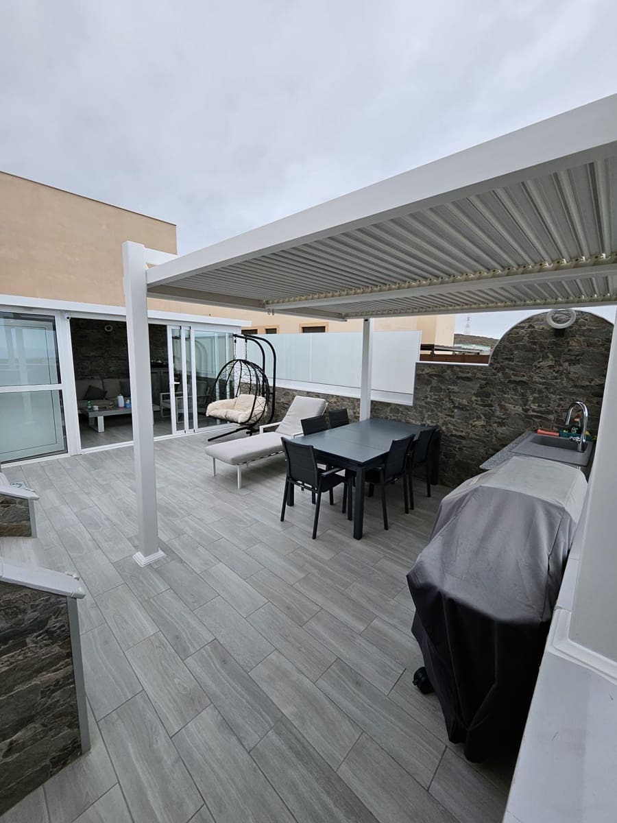 3 bedroom Penthouse for sale in Arona with garage - € 430,000 (Ref: 9508449)