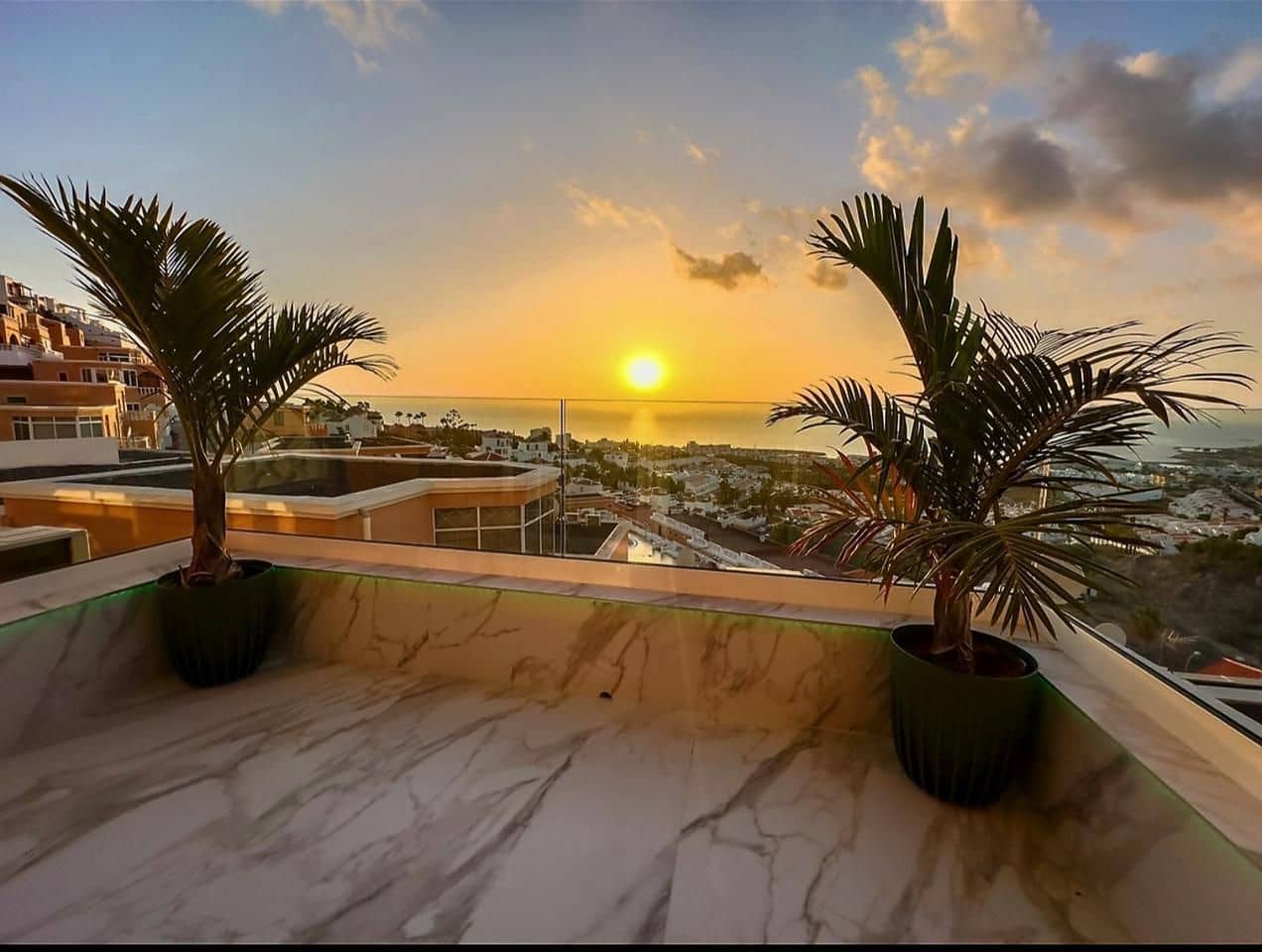 2 soveværelse Byhus til salg i Adeje med swimmingpool - € 644.000 (Ref: 9508450)