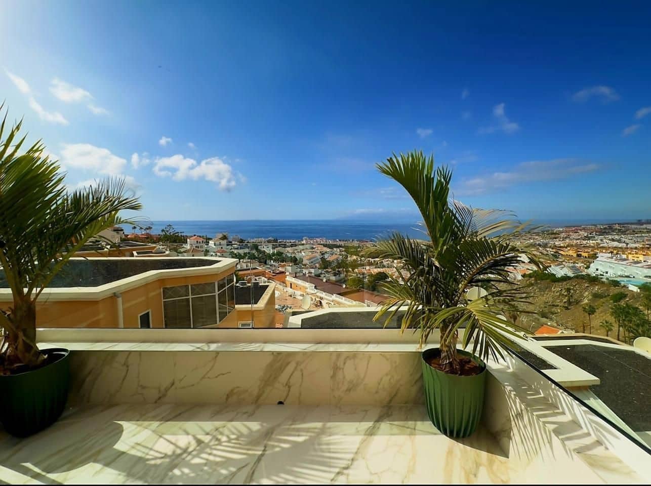 2 soveværelse Byhus til salg i Adeje med swimmingpool - € 644.000 (Ref: 9508450)