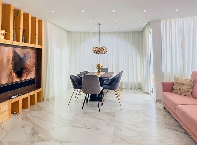 2 soveværelse Byhus til salg i San Eugenio Alto, Adeje med swimmingpool - € 644.000 (Ref: 9508450)