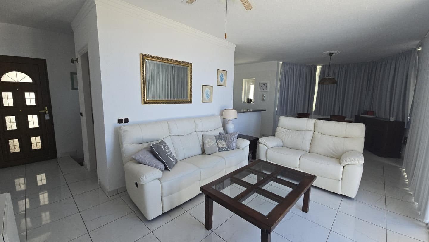 2 soveværelse Byhus til salg i Adeje med swimmingpool - € 432.000 (Ref: 9508451)