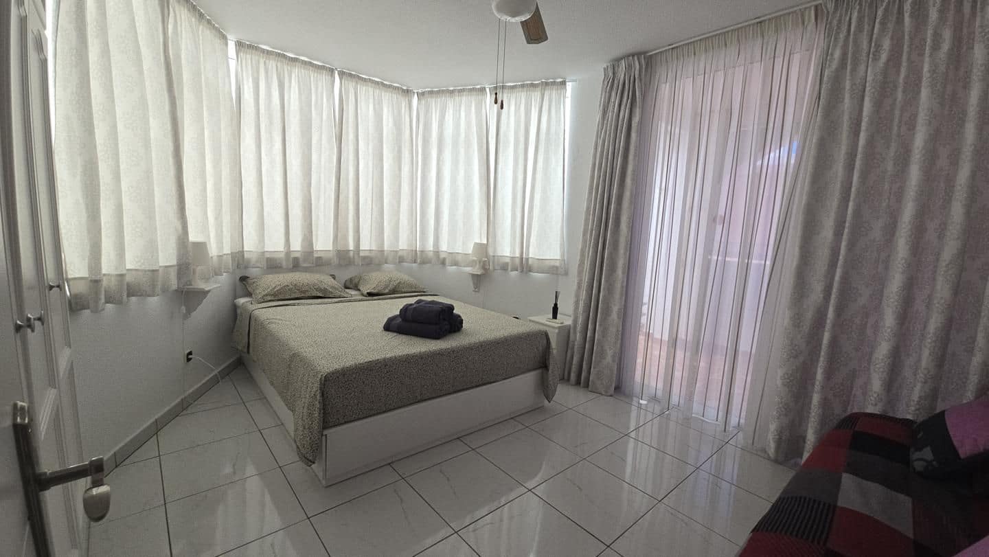 2 soveværelse Byhus til salg i Adeje med swimmingpool - € 432.000 (Ref: 9508451)