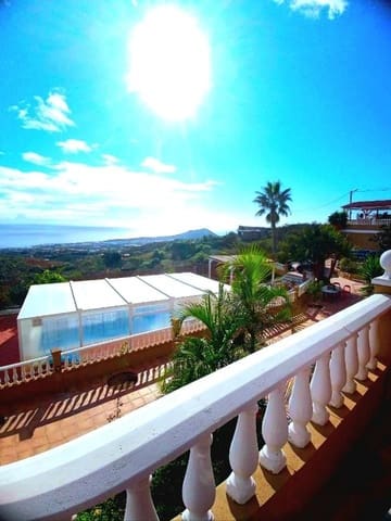 4 bedroom Villa for sale in Candelaria with pool garage - € 840,000 (Ref: 9508452)