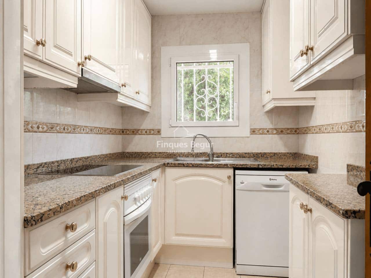 5 Zimmer Villa zu verkaufen in Begur mit Pool Garage - 495.000 € (Ref: 10021892)