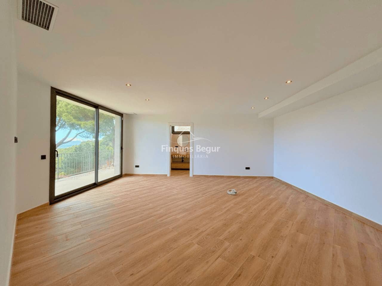 4 bedroom Villa for sale in Begur with pool garage - € 1,350,000 (Ref: 9194129)