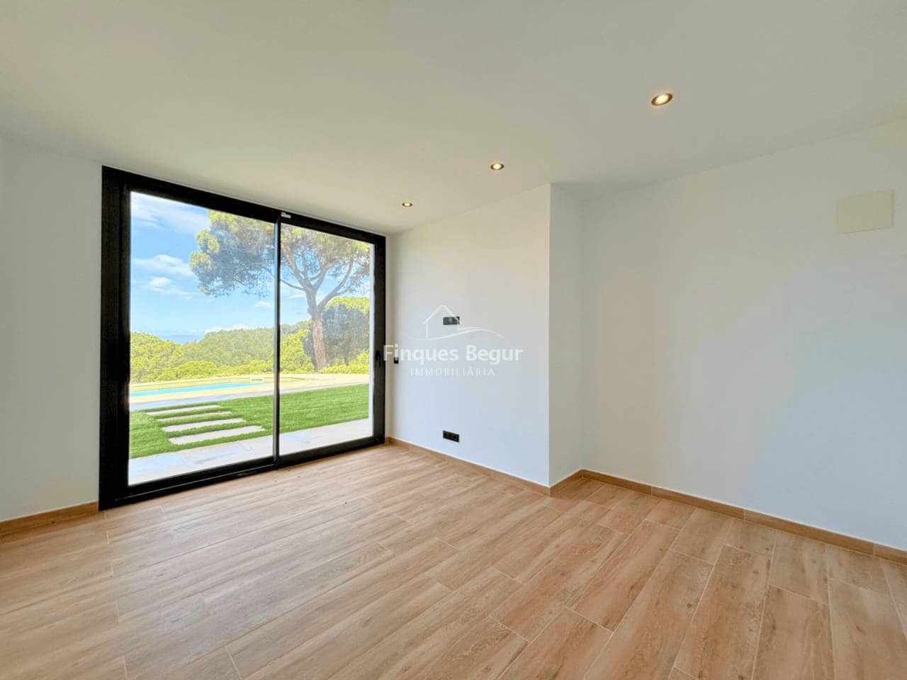 4 bedroom Villa for sale in Begur with pool garage - € 1,350,000 (Ref: 9194129)