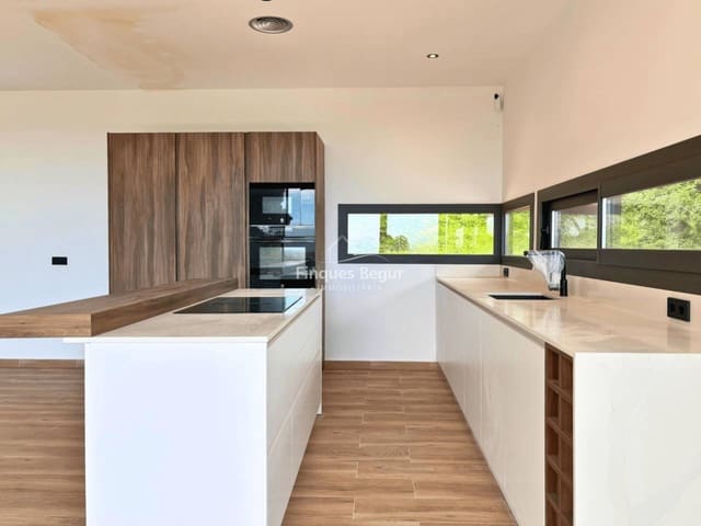 4 slaapkamer Villa te koop in Begur met zwembad garage - € 1.350.000 (Ref: 9194129)