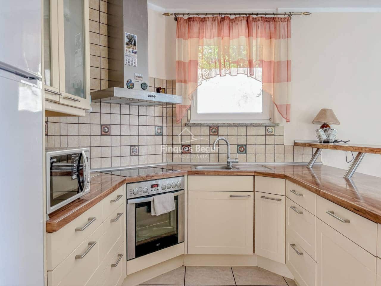 7 soveværelse Villa til salg i Pals med swimmingpool garage - € 1.100.000 (Ref: 9194137)