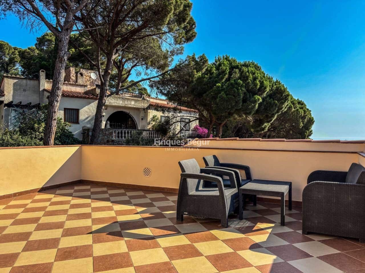 7 soveværelse Villa til salg i Pals med swimmingpool garage - € 1.100.000 (Ref: 9194137)