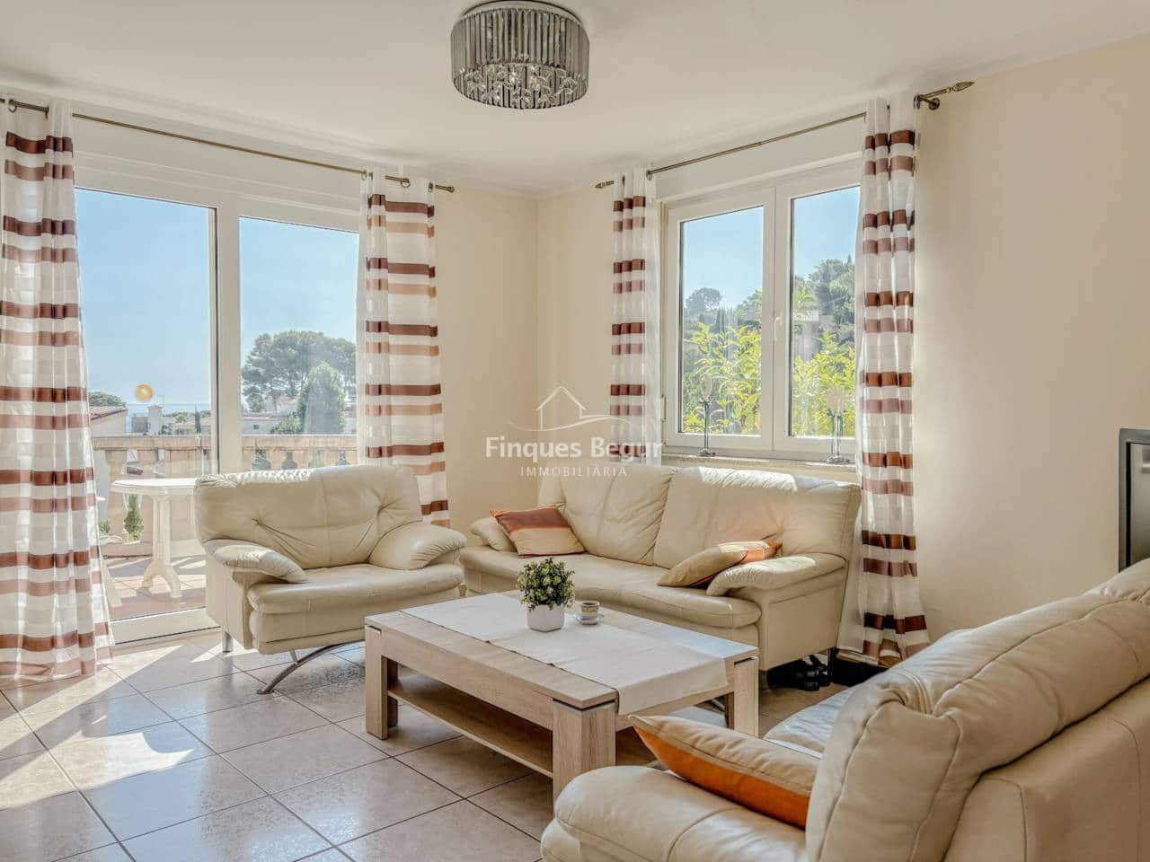 7 soveværelse Villa til salg i Pals med swimmingpool garage - € 1.100.000 (Ref: 9194137)