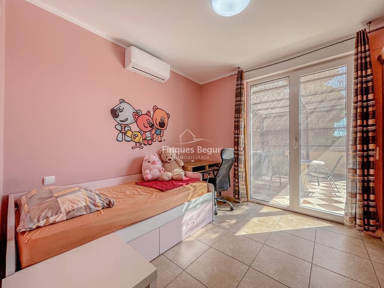 7 soveværelse Villa til salg i Pals med swimmingpool garage - € 1.100.000 (Ref: 9194137)