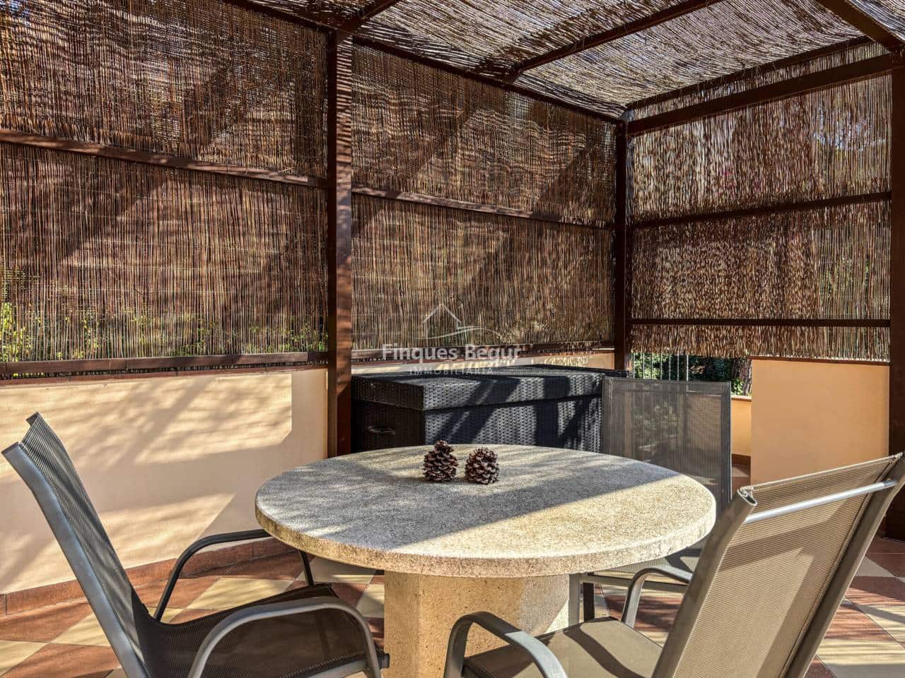 7 soveværelse Villa til salg i Pals med swimmingpool garage - € 1.100.000 (Ref: 9194137)