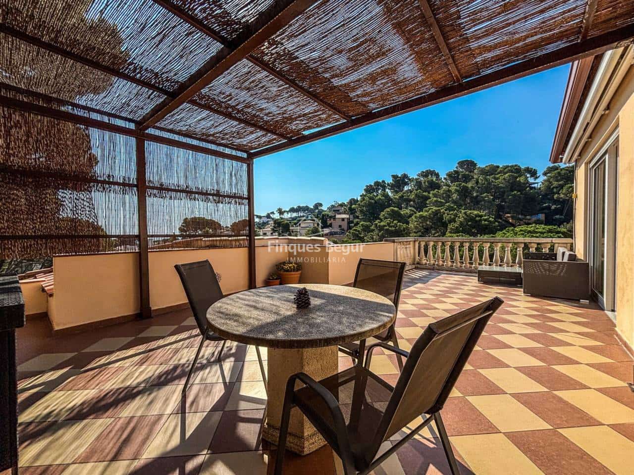 7 soveværelse Villa til salg i Pals med swimmingpool garage - € 1.100.000 (Ref: 9194137)