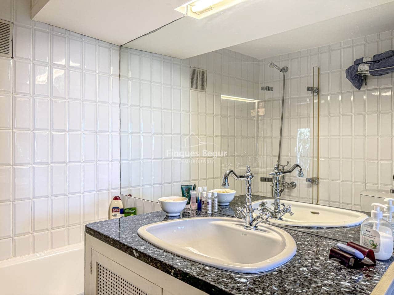 3 soveværelse Byhus til salg i Begur med garage - € 745.000 (Ref: 9194141)