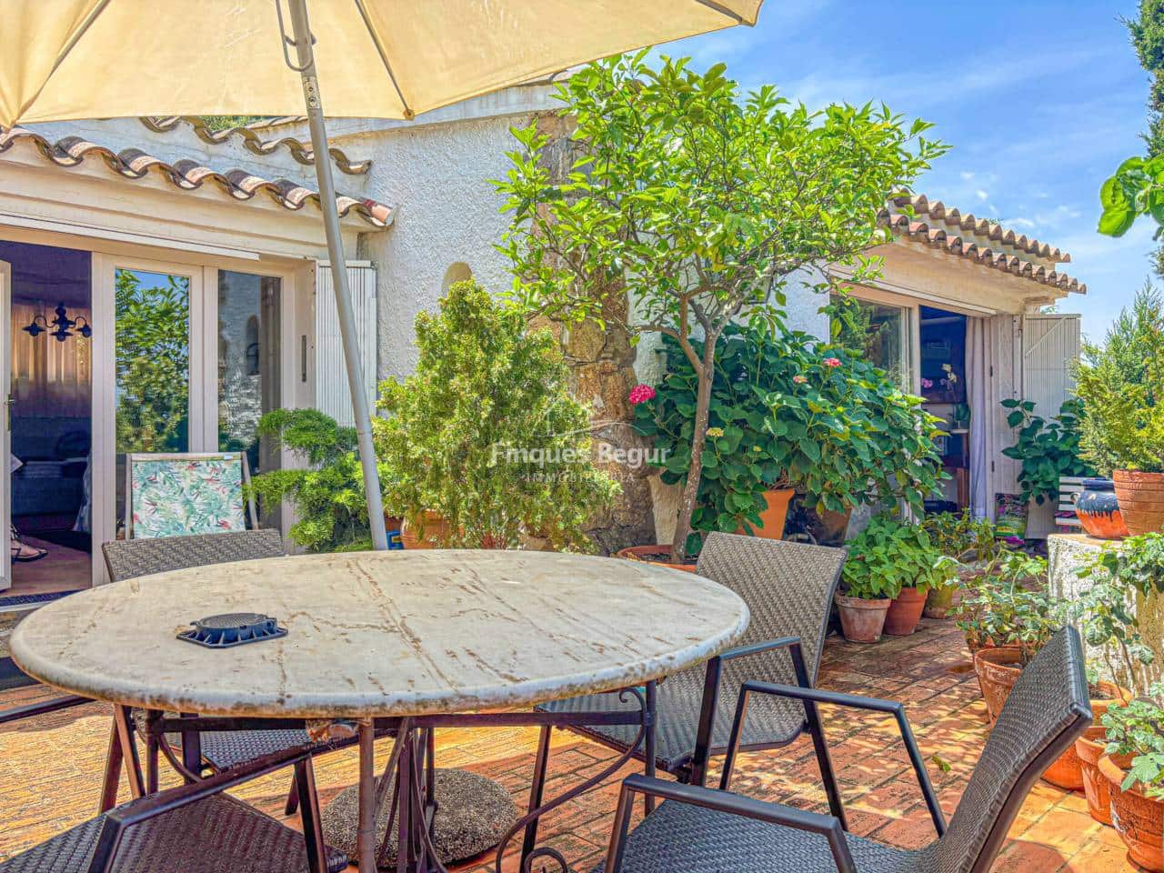 3 soveværelse Byhus til salg i Begur med garage - € 745.000 (Ref: 9194141)