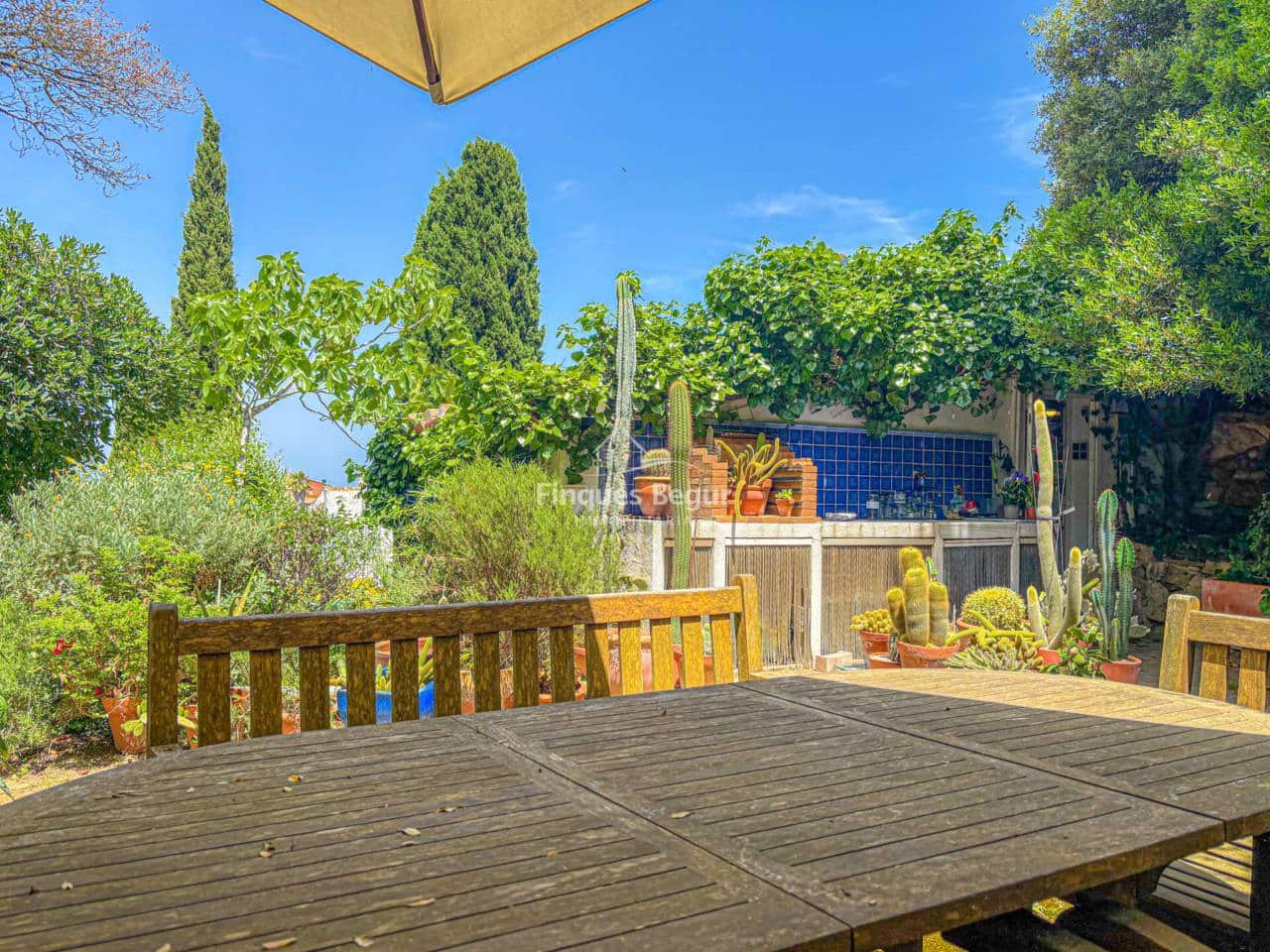 3 soveværelse Byhus til salg i Begur med garage - € 745.000 (Ref: 9194141)