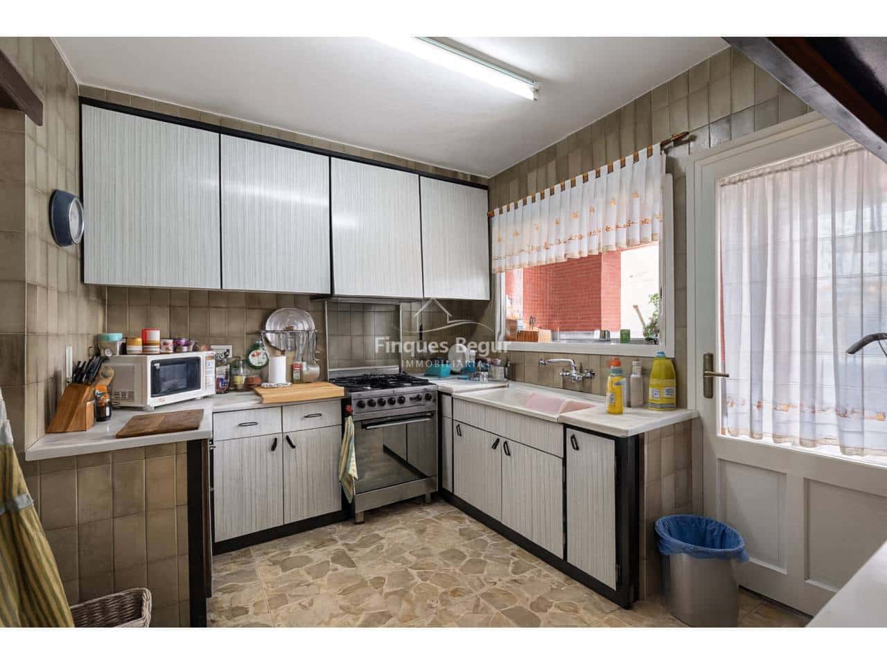 7 bedroom Villa for sale in Begur with garage - € 830,000 (Ref: 9194142)