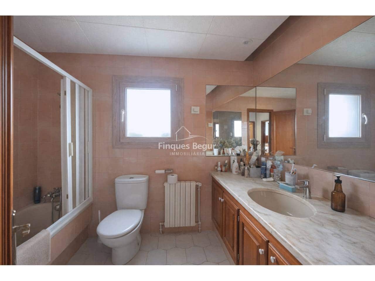 4 makuuhuone Huvila myytävänä paikassa Begur mukana uima-altaan 
autotalli - 545 000 € (Ref: 9194145)