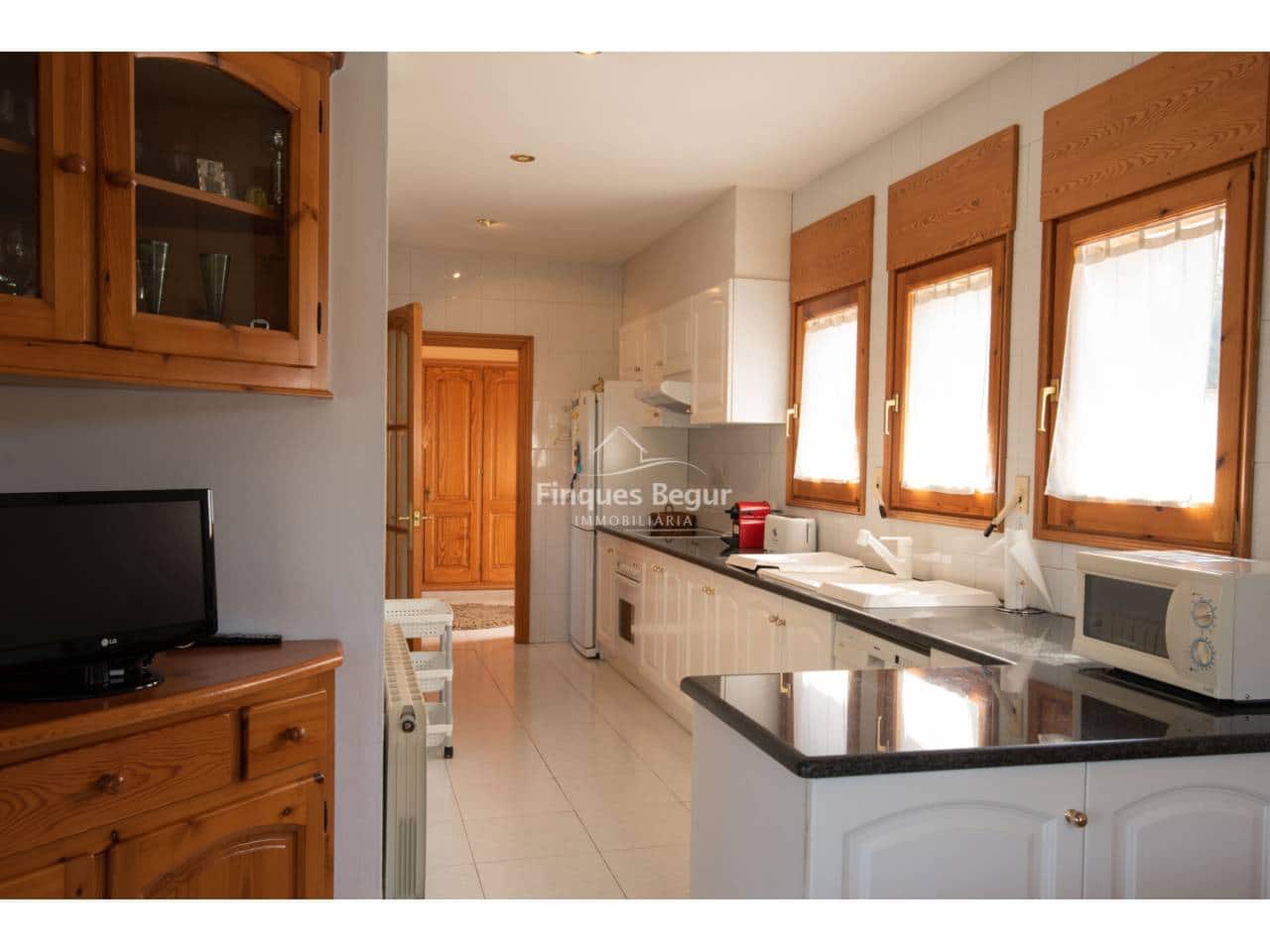 Chalet de 4 habitaciones en Begur en venta con piscina garaje - 820.000 € (Ref: 9194170)