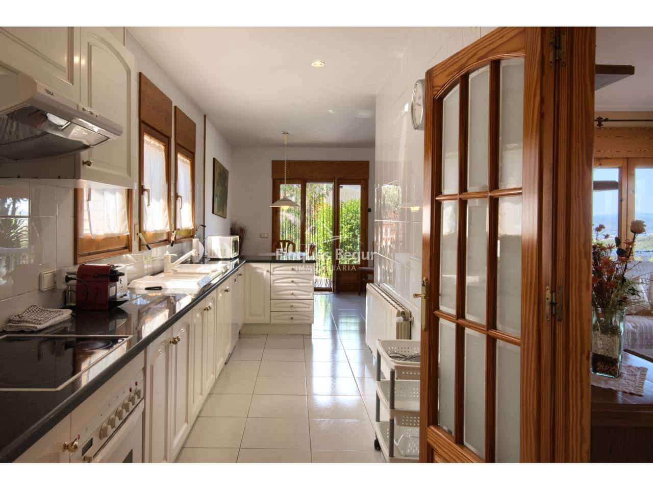 Chalet de 4 habitaciones en Begur en venta con piscina garaje - 820.000 € (Ref: 9194170)