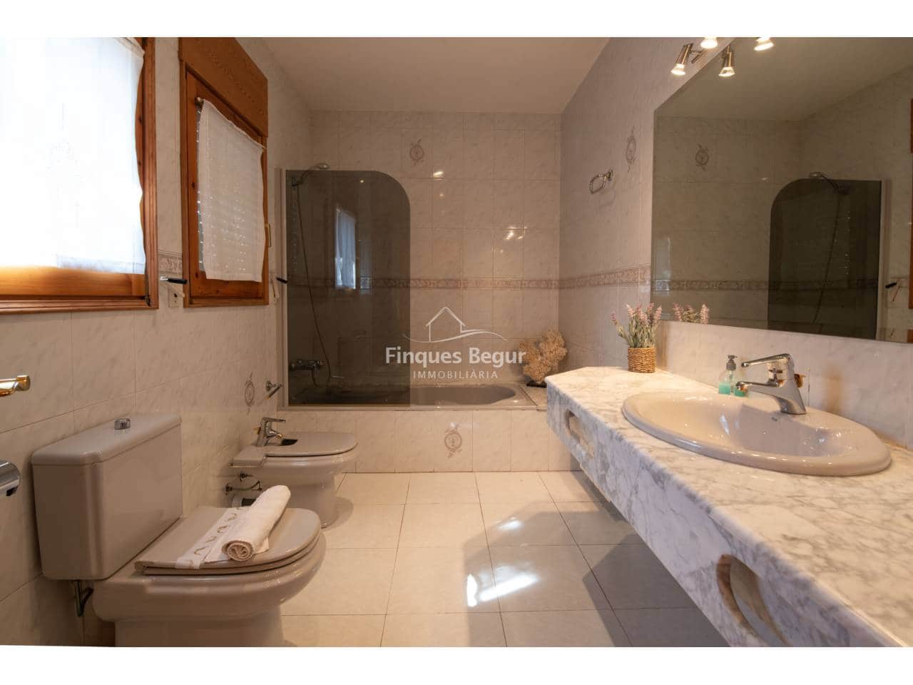 Chalet de 4 habitaciones en Begur en venta con piscina garaje - 820.000 € (Ref: 9194170)