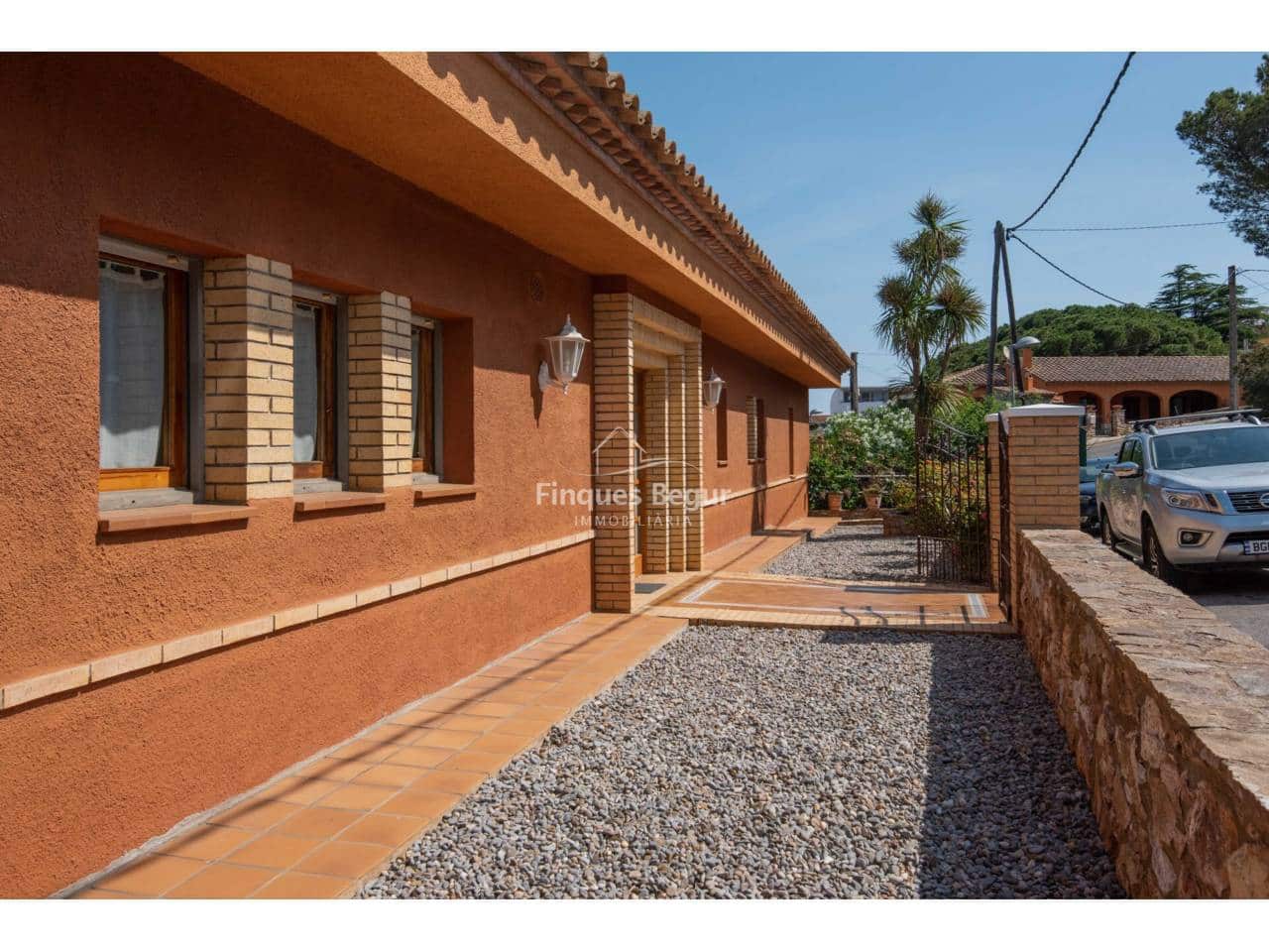Chalet de 4 habitaciones en Begur en venta con piscina garaje - 820.000 € (Ref: 9194170)