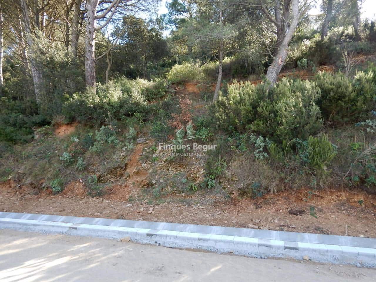 Ubebygd land til salgs i Begur - € 195 000 (Ref: 9195130)