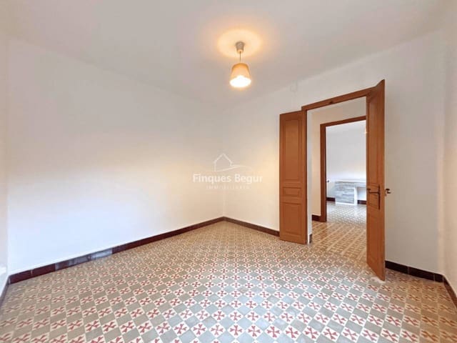 Casa de 6 habitaciones en Palafrugell en venta - 312.000 € (Ref: 9195133)