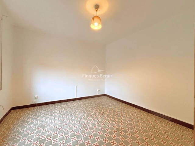 Casa de 6 habitaciones en Palafrugell en venta - 312.000 € (Ref: 9195133)