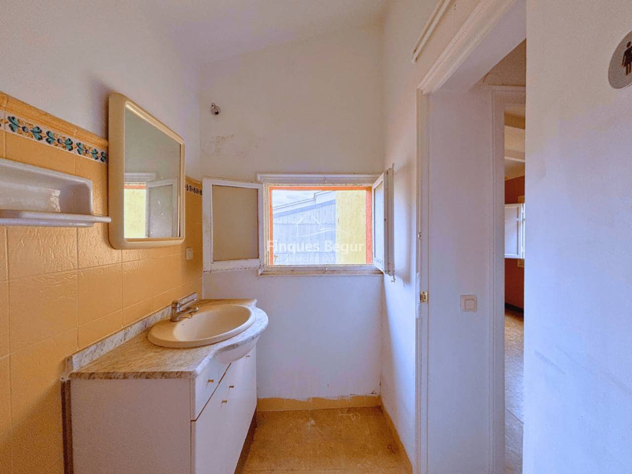 6 soveværelse Byhus til salg i Palafrugell - € 312.000 (Ref: 9195133)