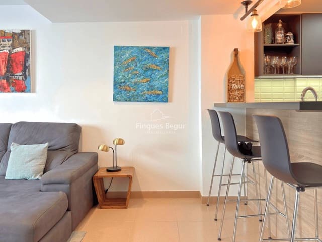 4 bedroom Townhouse for sale in Palafrugell with garage - € 500,000 (Ref: 9195134)