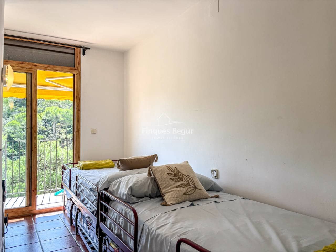 2 makuuhuone Huoneisto myytävänä paikassa Begur mukana 
autotalli - 400 000 € (Ref: 9197380)